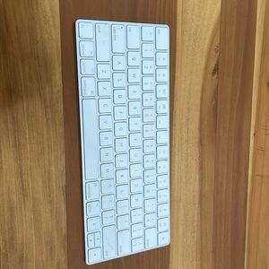 Apple wireless keyboard